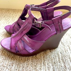 Old Navy leather purple wedge sandals. Size 9.